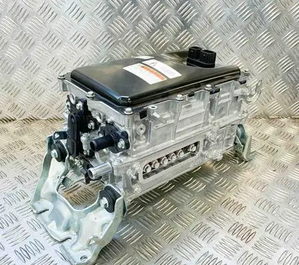 Voltage converter inverter