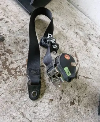 Ford Focus Front seatbelt