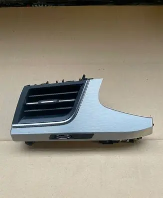 Audi Q7 4M Dash center air vent grill 4M1820901P