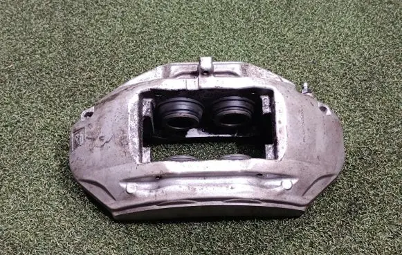 Mercedes-Benz S W222 Front brake caliper 20B40010002A