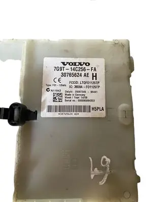 Volvo XC60 Fuse module 30765624