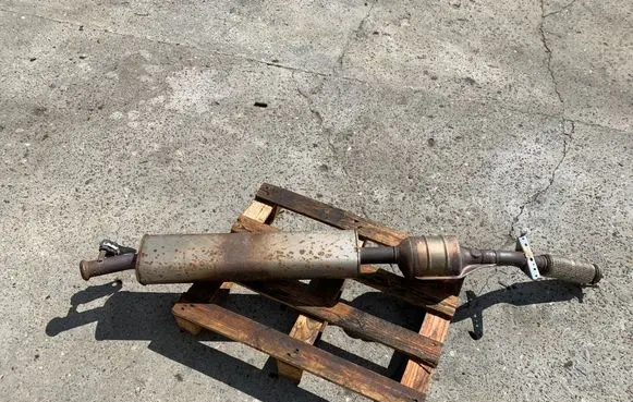 Nissan Townstar Rear muffler/silencer tail pipe 203000146R A4204910200