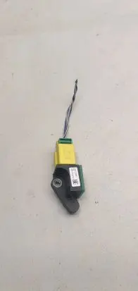 Volkswagen PASSAT B7 Airbag deployment crash/impact sensor 8k0973323s