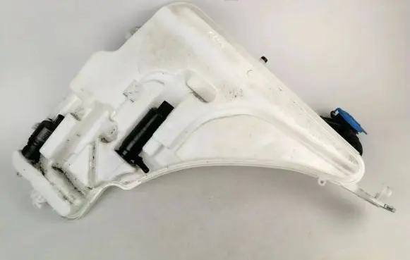 BMW 4 F32 F33 Windshield washer fluid reservoir/tank 7241679
