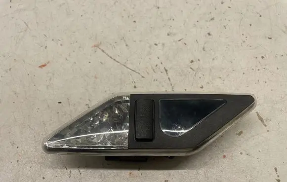 BMW 3 E46 Rear seat light 8375586