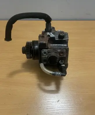 Renault Trafic III (X82) Fuel injection high pressure pump 167008960R 0445010404