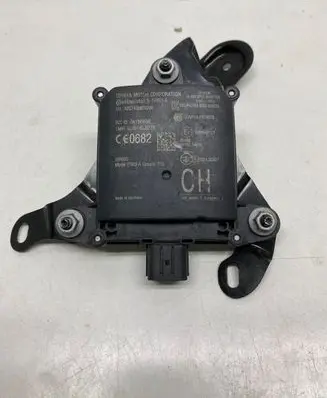 Toyota C-HR I Blind spot module 88162F4010 10R047527 A2C7430820200