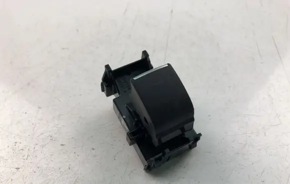 Toyota C-HR I Electric window control switch 193354