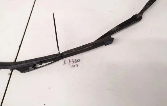Jeep Cherokee Front wiper blade arm