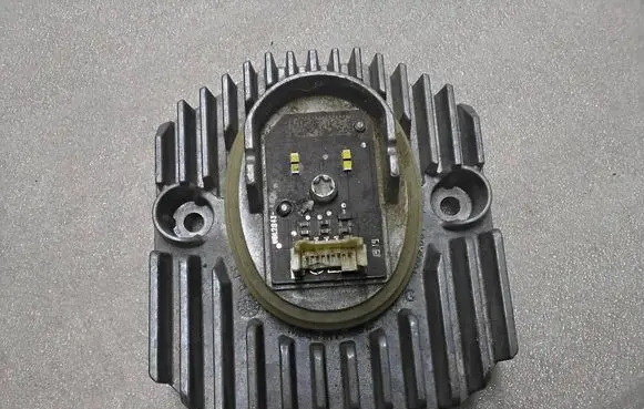 BMW 5 G30 G31 G38 LED ballast control module 161112L