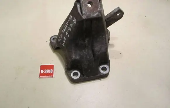 Audi A4 S4 B6 8E 8H Engine mount bracket 8E0199308J