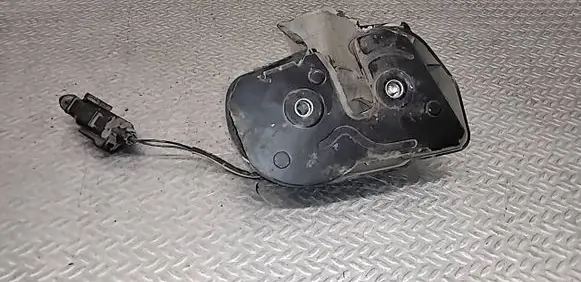 Volkswagen Caddy Sliding door lock 2K5843603