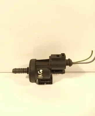 Volkswagen PASSAT B6 Breather valve 0280142431