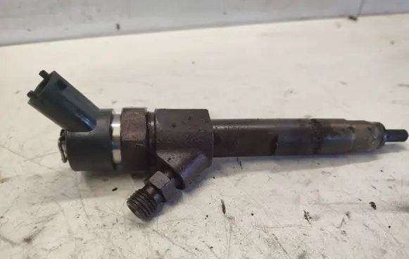 Volvo S40, V40 Fuel injector