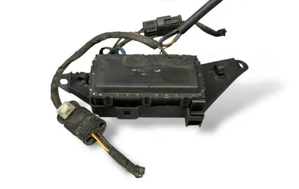 BMW 5 E39 Coolant fan relay 6921354 67326921354 6921413