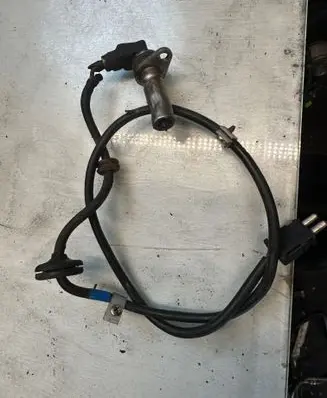 Mercedes-Benz E W124 ABS rear brake sensor 0265002041