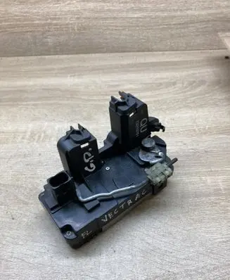 Opel Vectra C Rear door lock 13210761 RIGHTSIDE