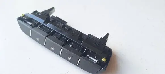 KIA Ceed Seat heating switch 93315J7010