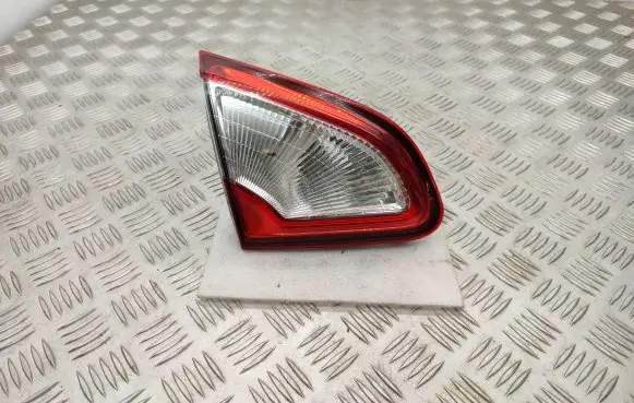 Nissan Qashqai+2 Tailgate rear/tail lights B26555BR01A