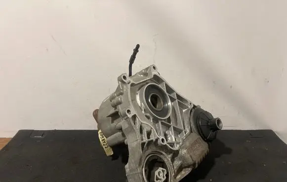 BMW M5 F90 Gearbox transfer box case 8098422 8098425
