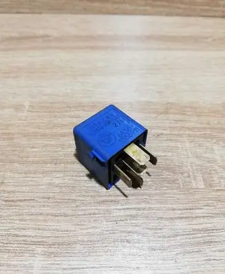 BMW 5 E39 Other relay 1388911