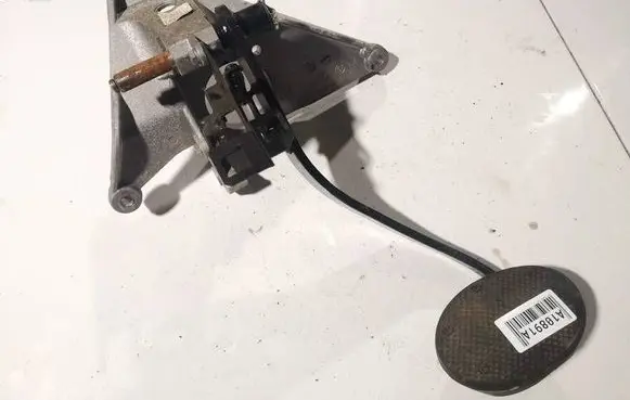 Mini One - Cooper R50 - 53 Brake pedal 
