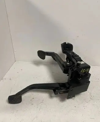 Mercedes-Benz C W203 Pedal assembly A2032903101 0221800251BL