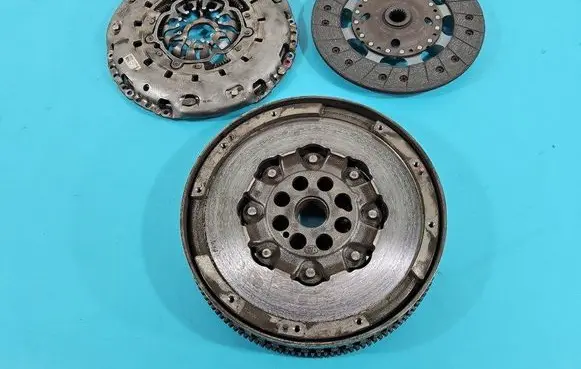 Renault Scenic III - Grand scenic III Dual mass flywheel 301014763R IMPRK1397477