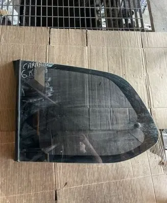 KIA Carnival Rear side window