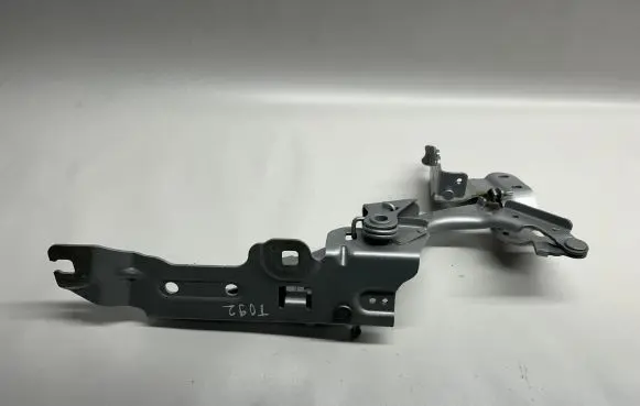 BMW 2 F45 Engine bonnet/hood hinges 7300521 730052118