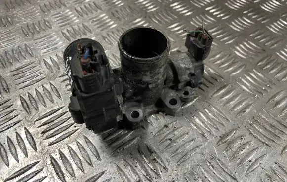 Toyota Yaris Throttle valve 0n010