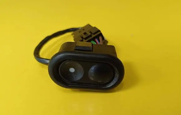 Opel Tigra A Electric window control switch 90482480