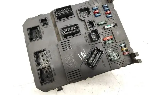 Peugeot 206 Comfort/convenience module 9646777380 S118085210