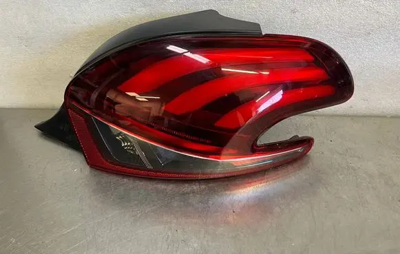 Peugeot 208 I Rear/tail lights 