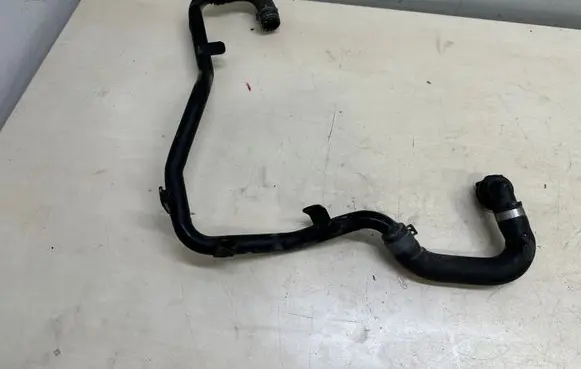 Volkswagen Touareg II Engine coolant pipe/hose 7P0121070AD 7P0121156C 7P0121157B