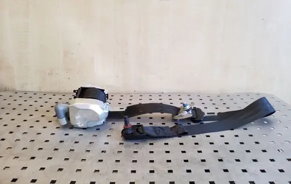 Hyundai i40 Front seatbelt 888103Z000 888203Z000
