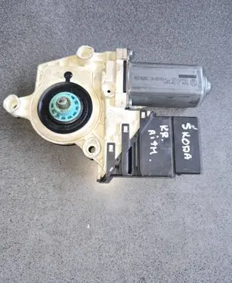 Skoda Octavia Mk2 (1Z) Rear door window regulator motor 1K0959703 1K0959795