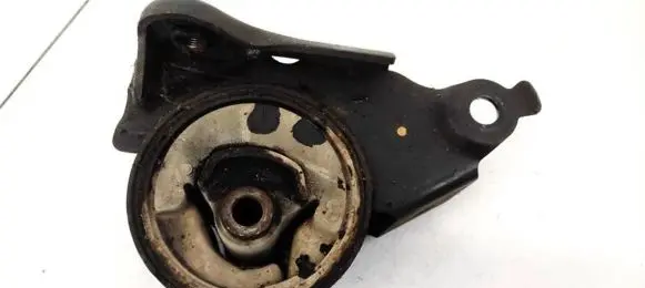 Nissan X-Trail T30 Engine mount bracket