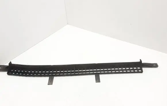Volvo XC90 Front bumper lower grill 8671374