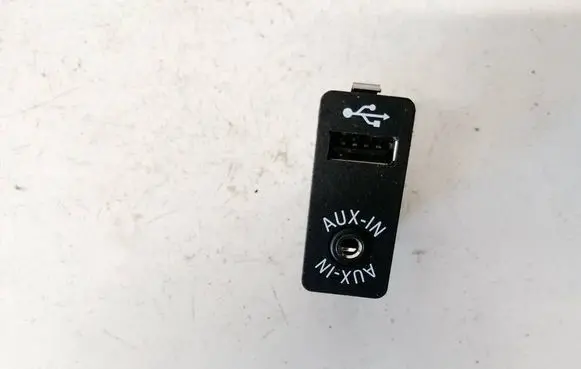 BMW 5 GT F07 USB socket connector 923765301