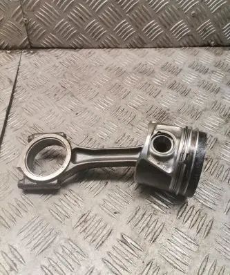 Volkswagen PASSAT B6 Piston bmn
