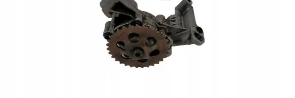 Volkswagen PASSAT B5.5 Oil pump 038115105B