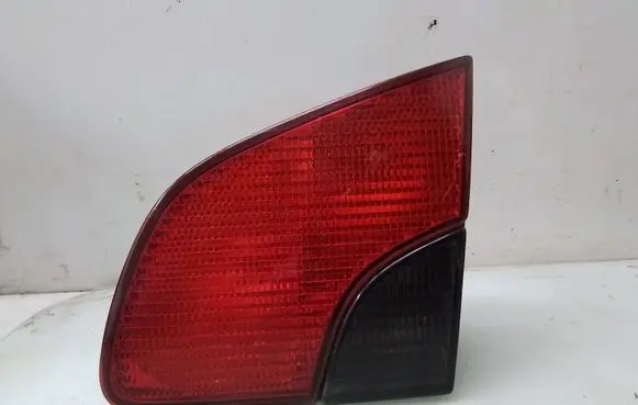 Peugeot 406 Tailgate rear/tail lights