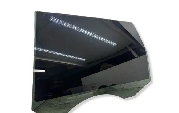 Volvo V70 Rear door window glass E000186