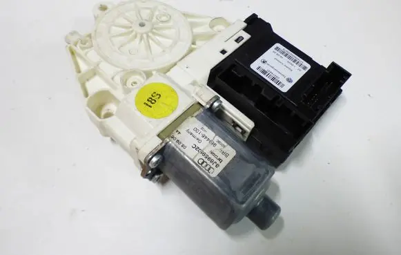 Audi TT TTS Mk2 Front door manual window regulator 8J8959802C 980448100