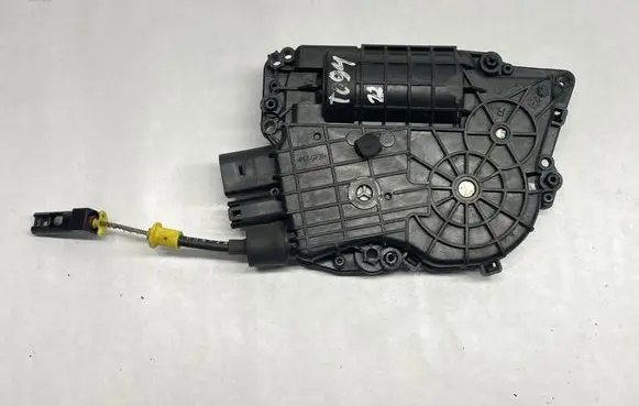 BMW X5 E70 Front door soft close latching motor 4151309300