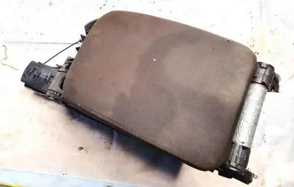 Volkswagen Golf V Armrest 1k0864251a