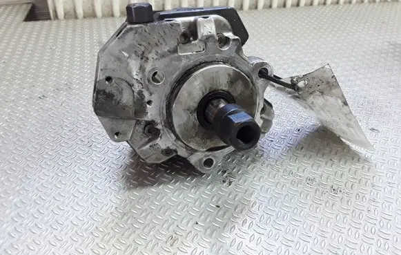 BMW 3 E46 Fuel injection high pressure pump 0445010045 7788670