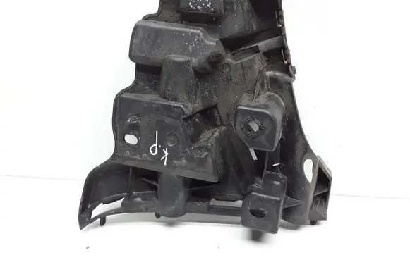 Volvo XC70 Front bumper mounting bracket 31214960