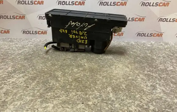 Mercedes-Benz E W210 Central locking vacuum pump A21008001881